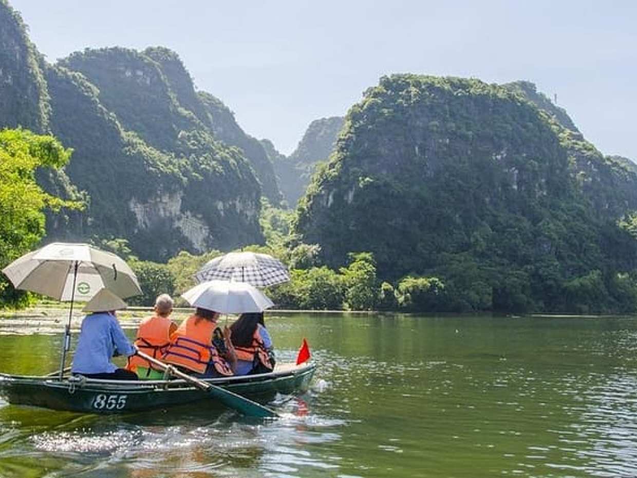 Small Group Ninh Binh Day Tour to Hoa Lu Trang An from Hanoi