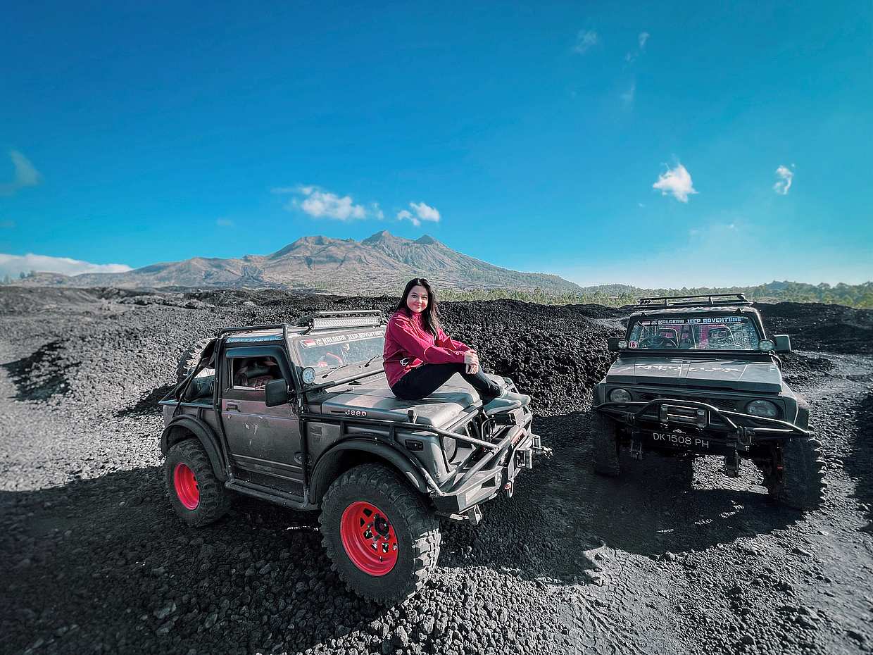 Lever du soleil sur le Mont Batur en Jeep 4x4 et aventure dans la lave noire à Bali, Indonésie, photo 4