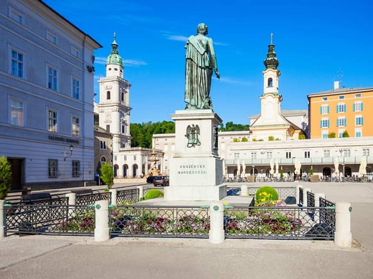 Salzburg Old Town Walking Tour, Mozart, Mirabell Gardens - Chinese in Austria, photo 5