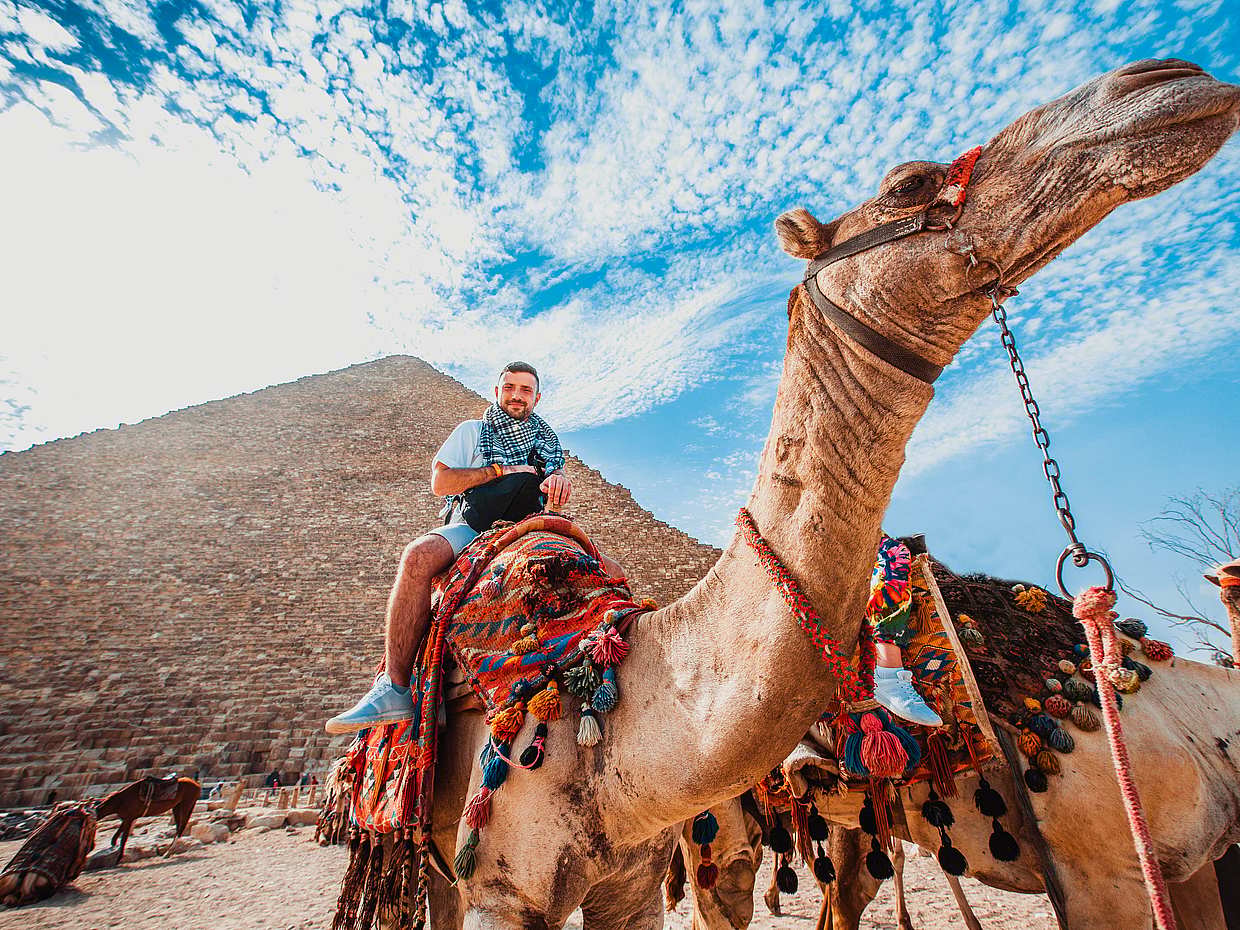 Amazing Photo Session Tour at Giza Pyramids and Sphinx in Cairo, Egypt