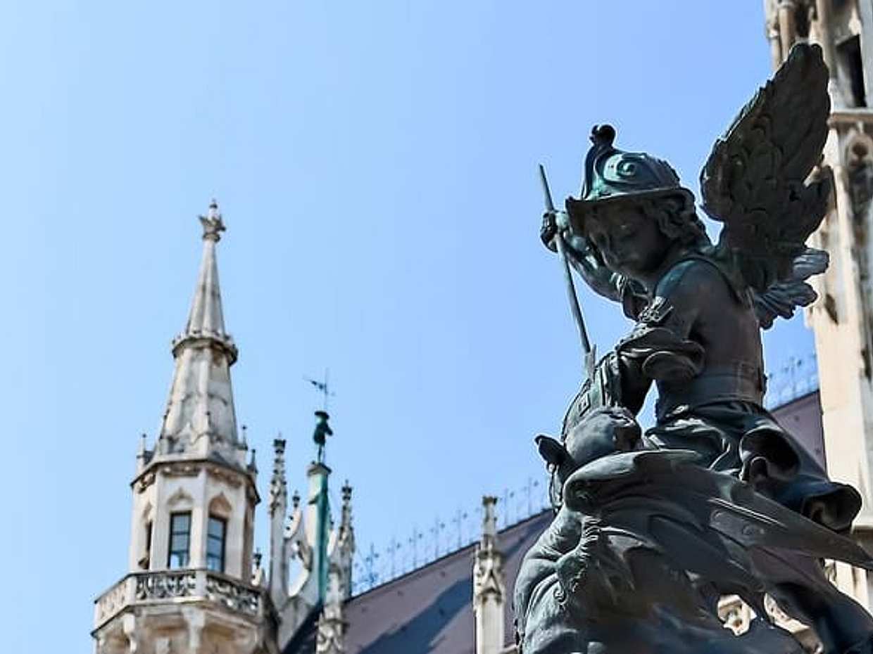 Nuremberg to Munich Private Transfer with Sightseeing Stop, photo 4
