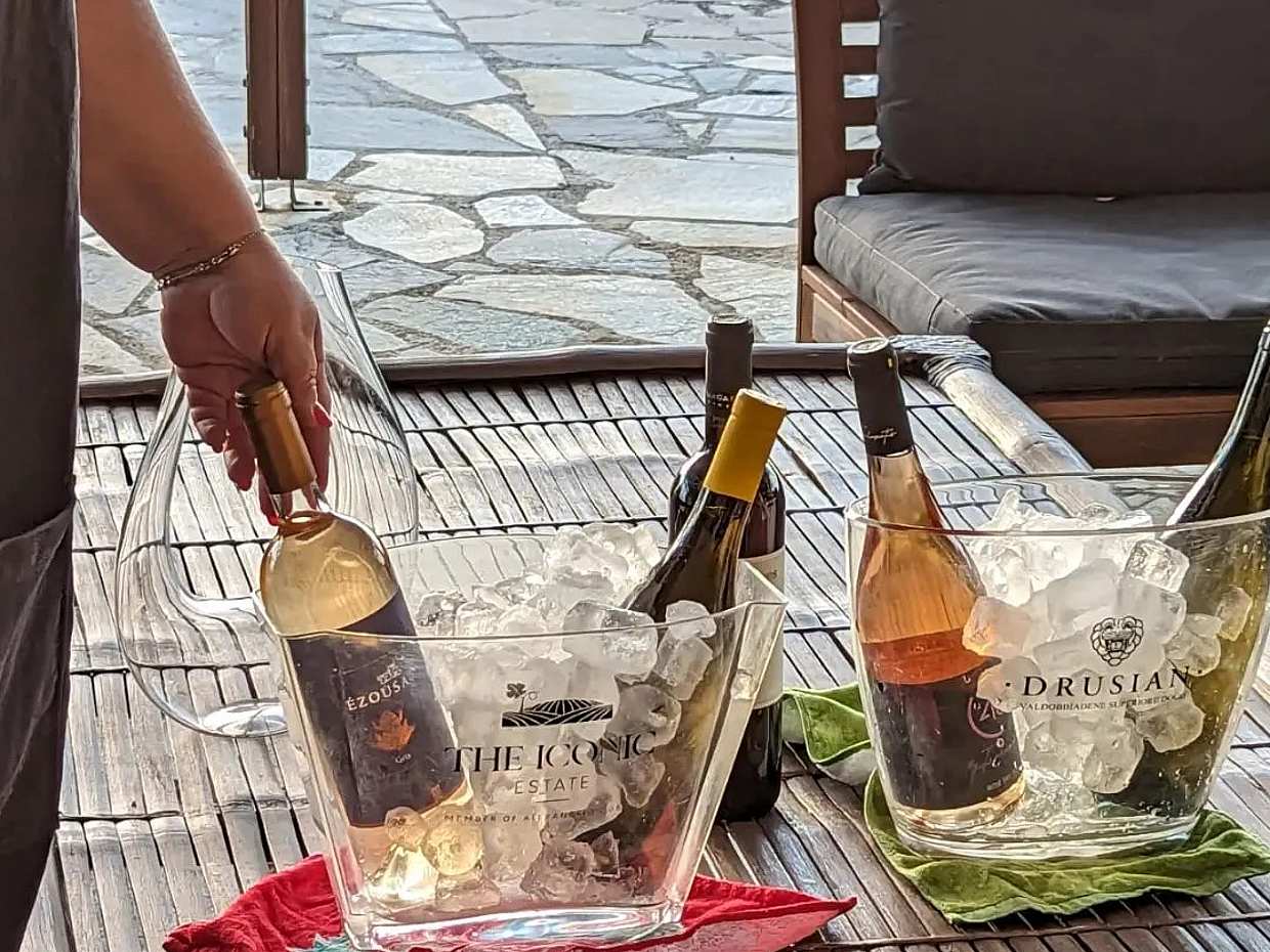 2-stündige private exklusive Wein- und Käseverkostungserfahrung in Ihrer Villa auf Zypern, Zypern Wein- und Käseverkostung
, photo 3