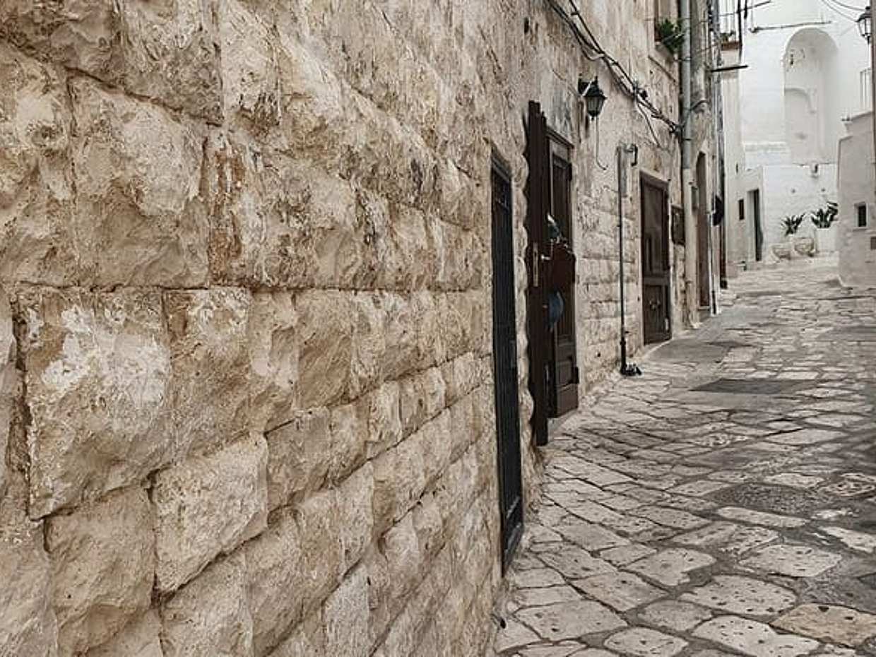 Discover Bari: Old Town, Historic Landmarks & Coastal Promenade