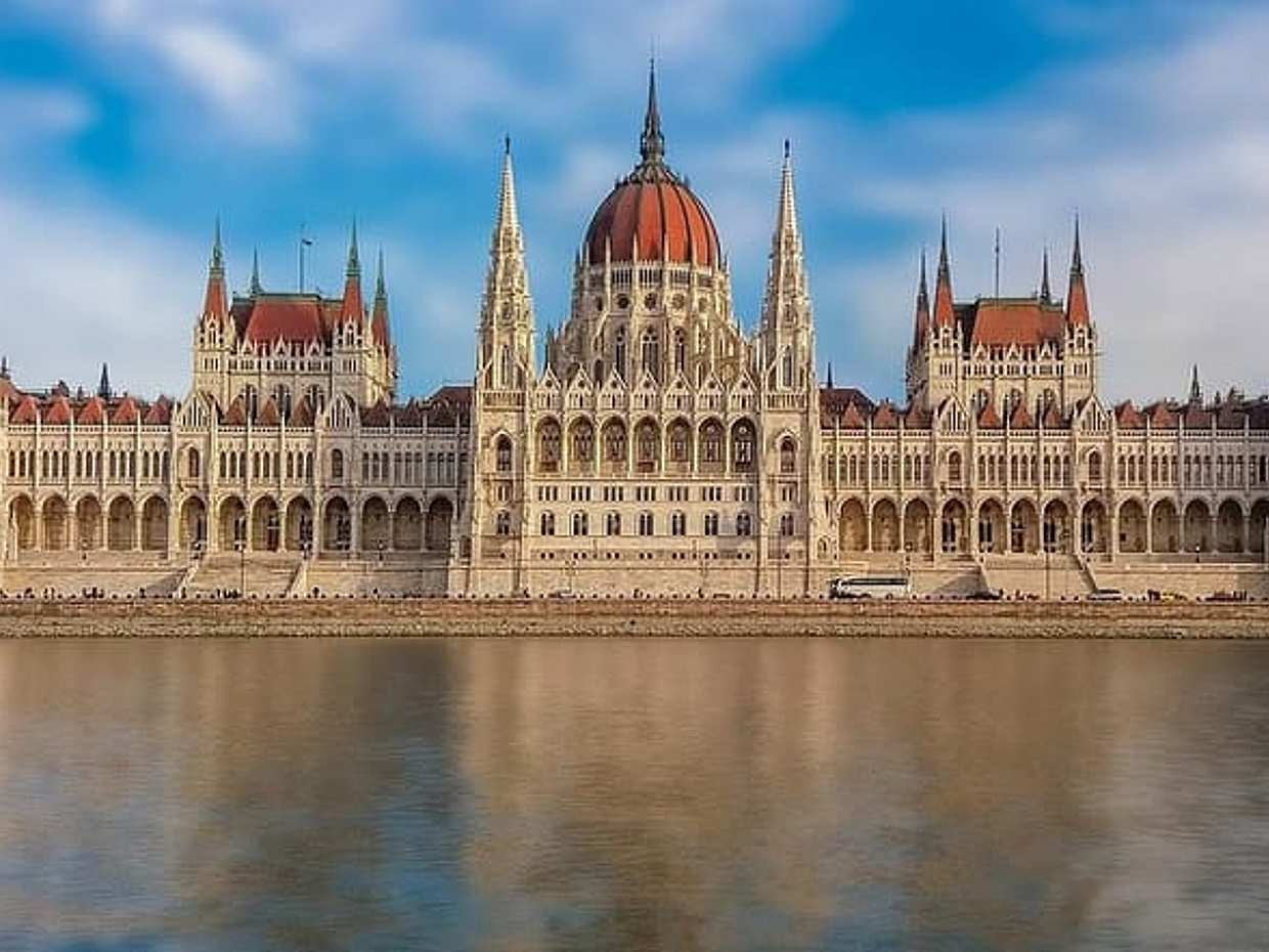 Private Transfer from Vienna to Budapest with 2 hours for sightseeing, photo 2