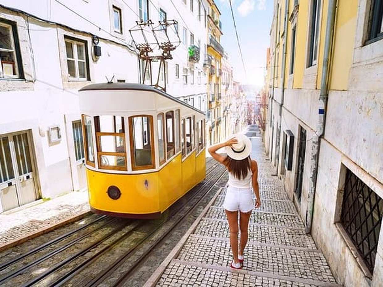 Madrid to Lisbon 1-Way Private Transfer with Sightseeing Stop, photo 3