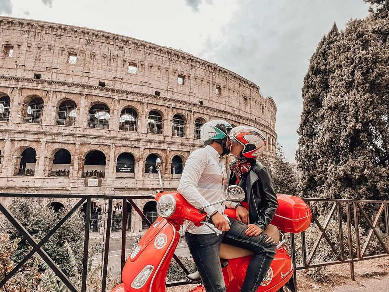 Daily Vespa Rental in Rome, Italy, photo 3