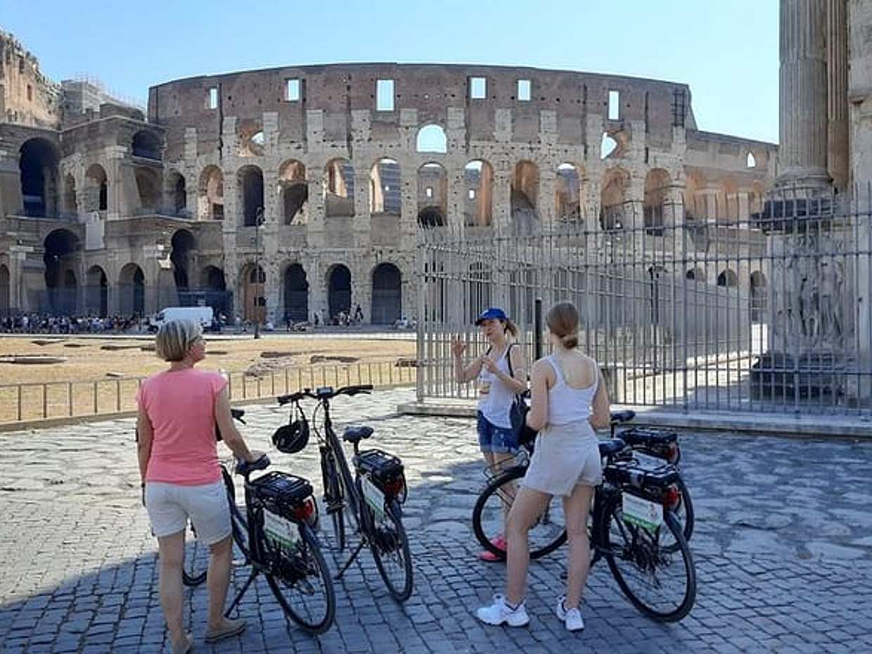 Rome Highlights By Electric Bicycle Private Tour, photo 2
