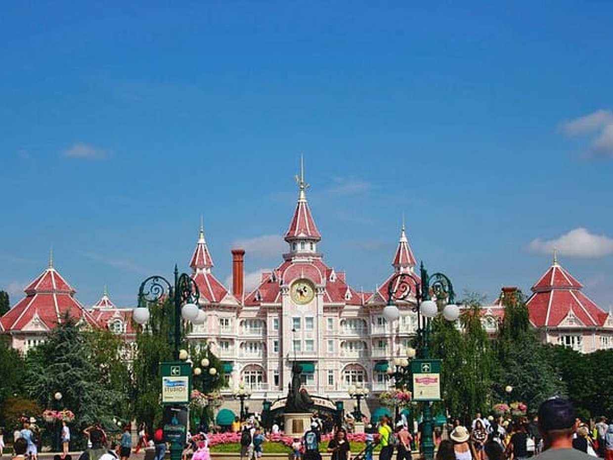 Private Disneyland Trip with Seine Cruise & Eiffel Tower Summit, photo 2