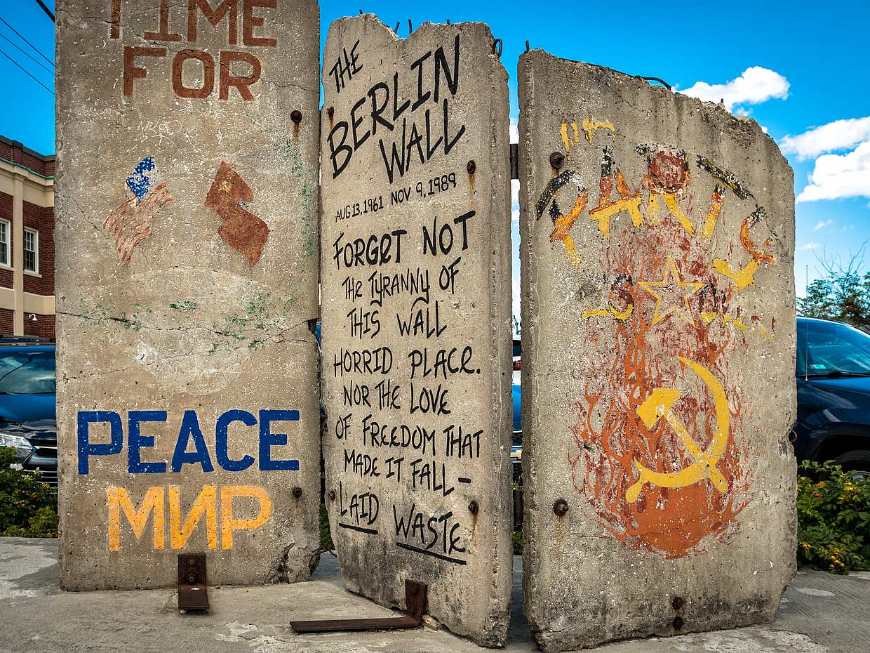 Explore the Berlin Wall: Cold War Berlin and Behind the Berlin Wall, Germany, photo 2
