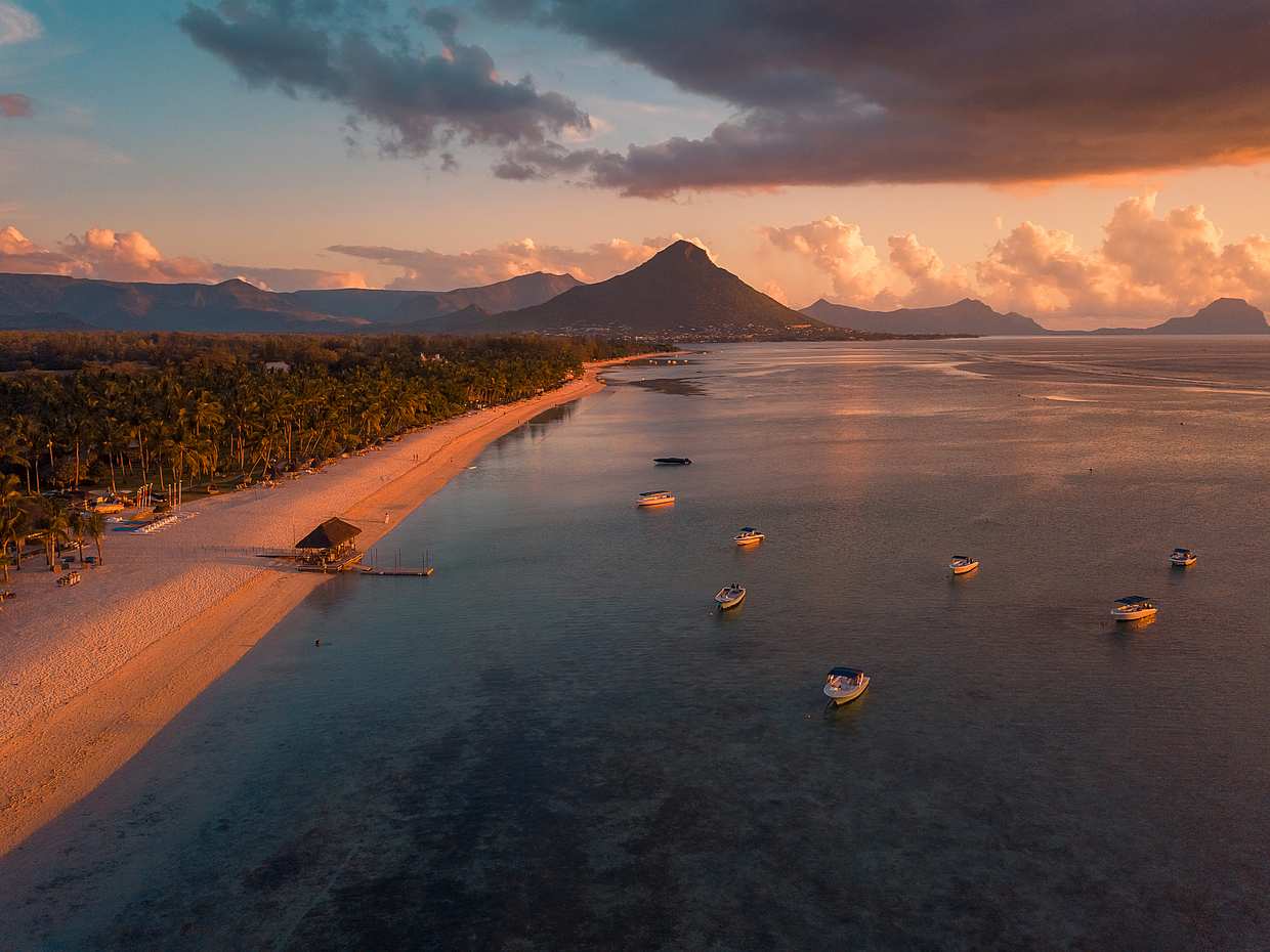 Vuelo Privado en Helicóptero Heli-Sun del Norte desde Triolet en Mauricio, Grand Baie.
, photo 2