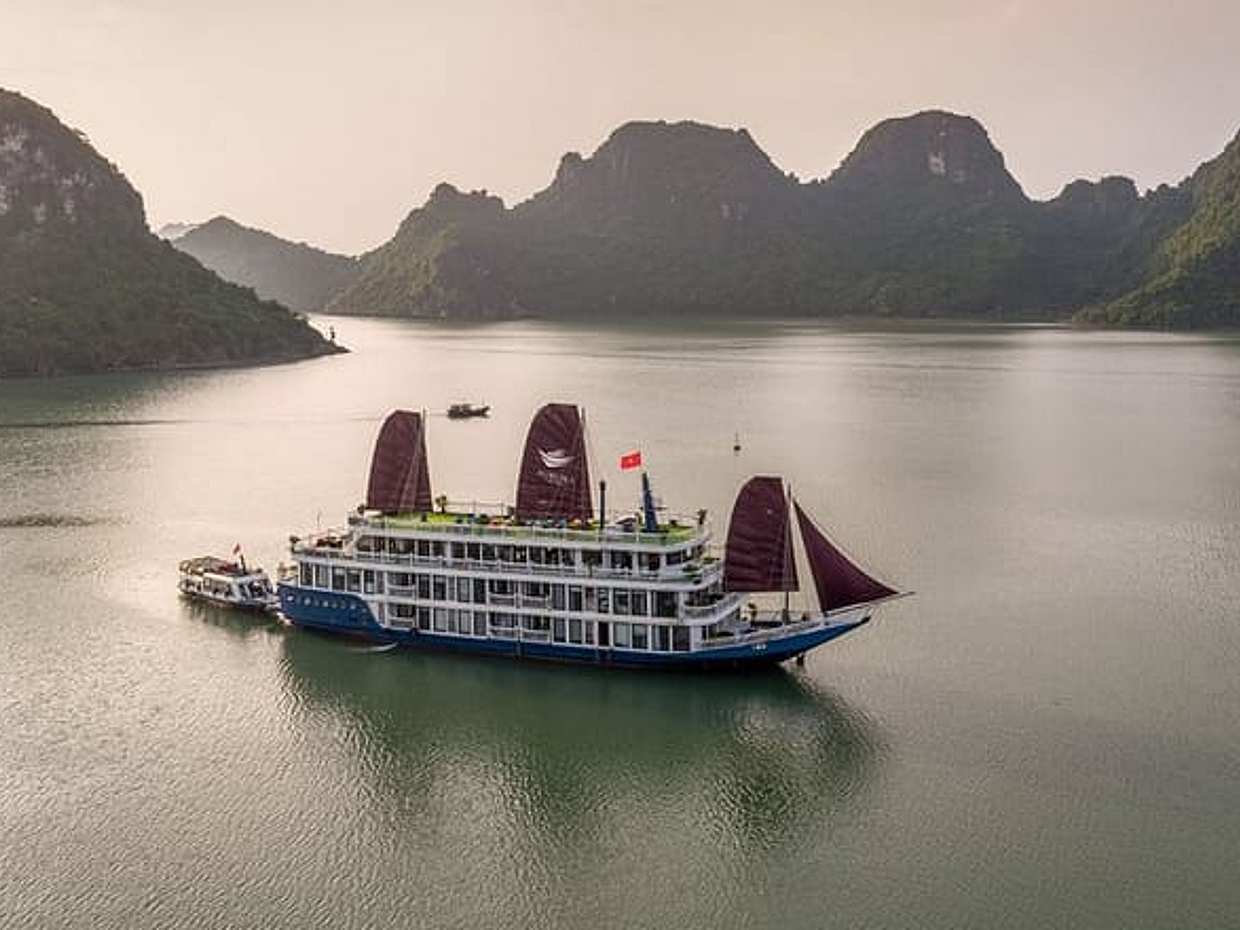 2-Day In Halong Bay Cruise With Transfer From Hanoi, photo 2