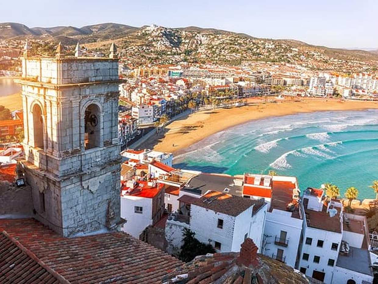 Private transfer from Barcelona to Valencia with local English speaking driver