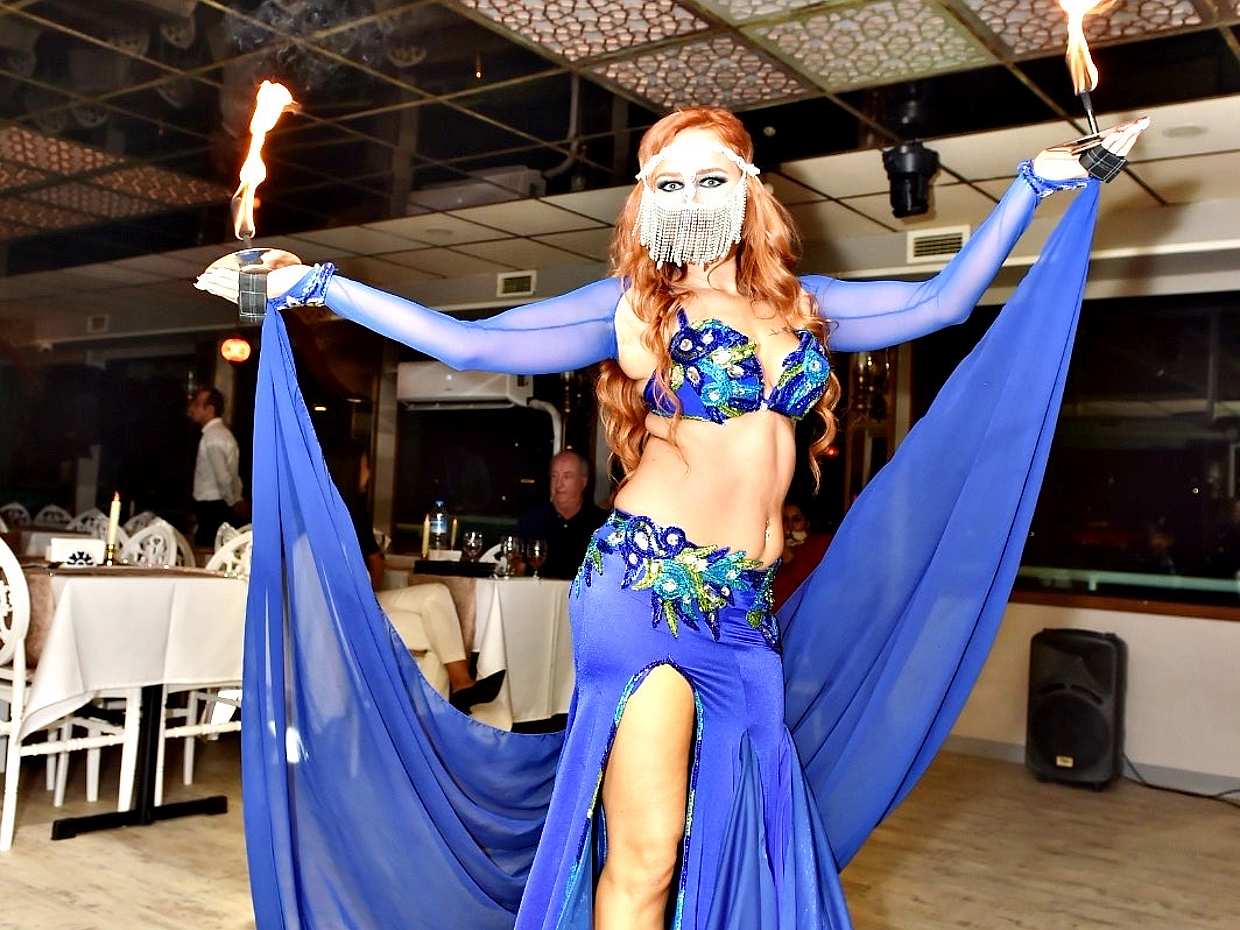 New Year's Eve Bosphorus Dinner Cruise with Alcoholic Drink Menu in Turkey, Istanbul, photo 5