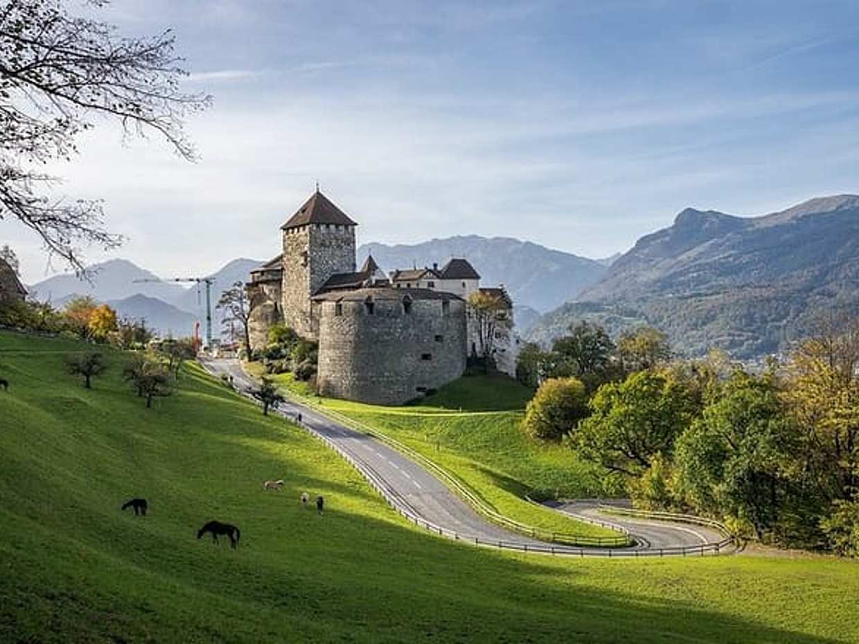 Private day trip from Basel to Zurich, Vaduz and back  in Switzerland, Binningen, photo 3