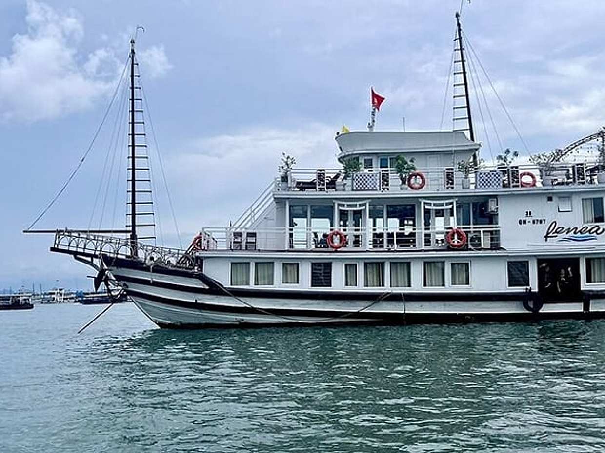 Renea Cruise - Boutique Overnight Cruise in Bai Tu Long Bay(2D1N), photo 2