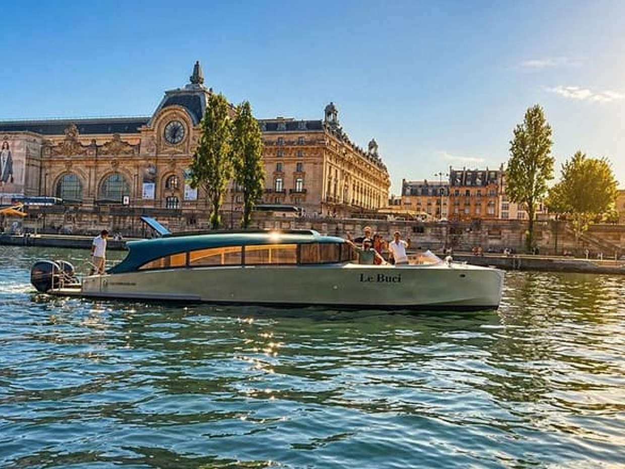 Private VIP cruise with champagne tasting and macaroon, photo 4