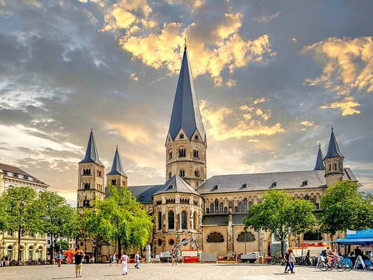 Rechtstreekse transfer van Brugge naar Bonn, Engelssprekende chauffeur in België, photo 4