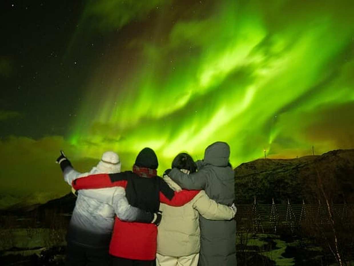 Tromsø: Northern Lights Adventure with Expert Guides and Photos, photo 2