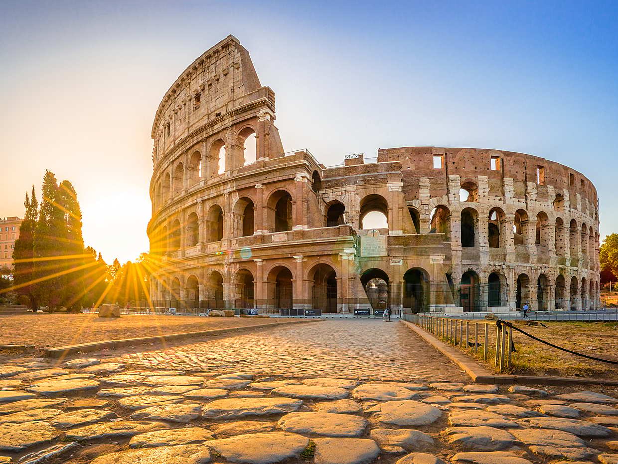 Colosseum and Roman Forum Private Tour in Italy, photo 2