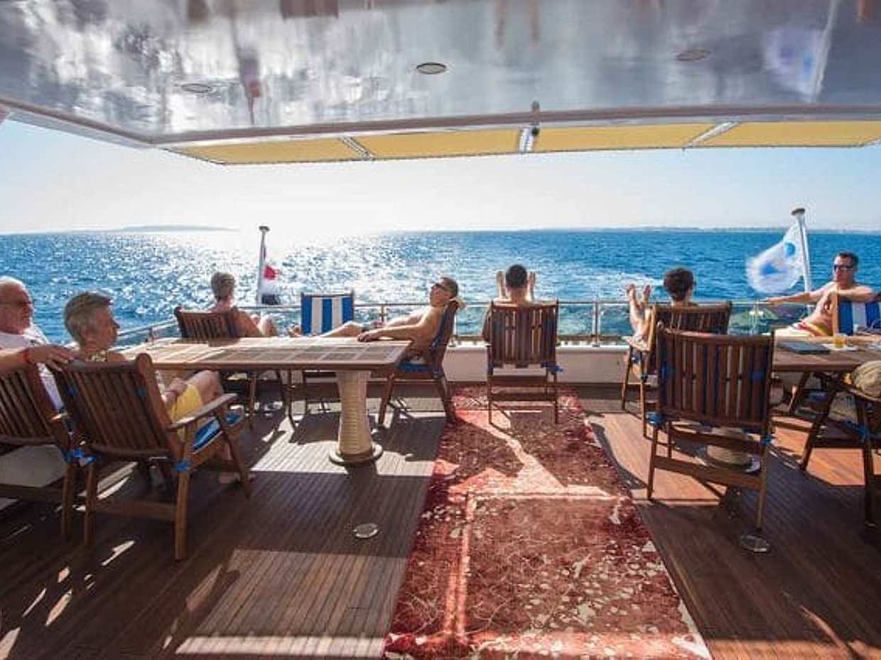Elite VIP Cruise with BBQ buffet lunch Hurghada, photo 3