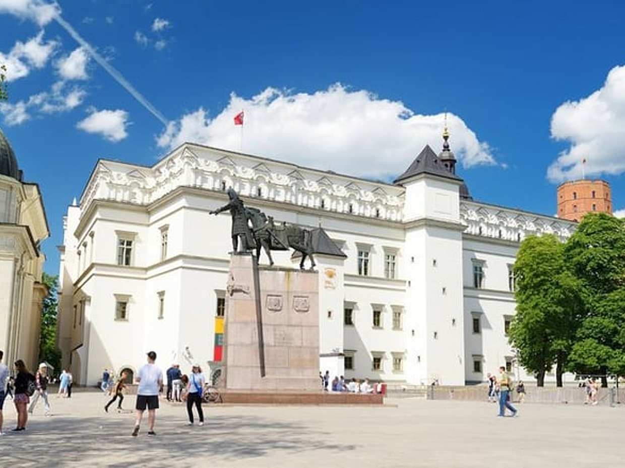 Vilnius Scavenger Hunt & Highlights Self-Guided Walking Tour, photo 5