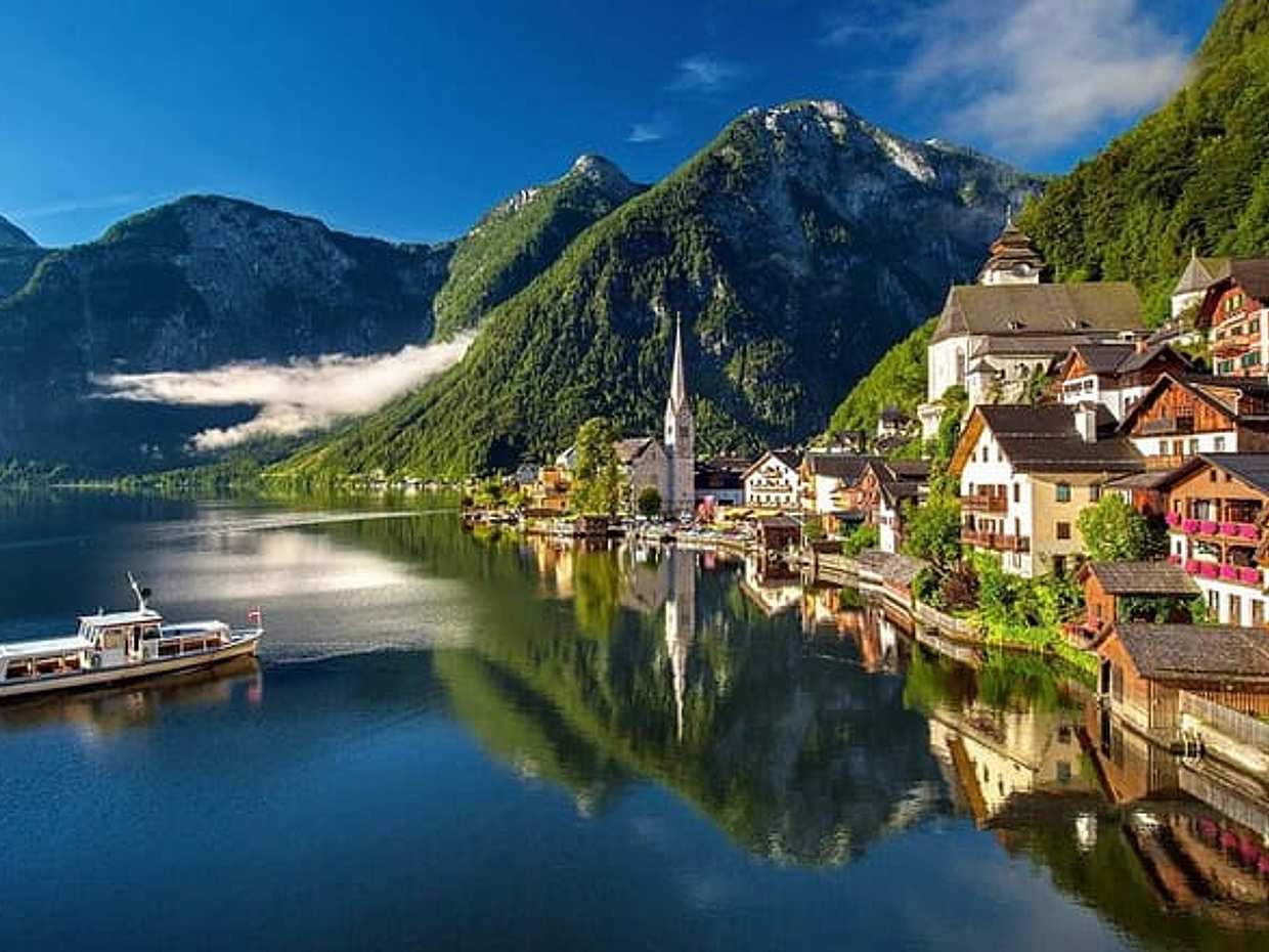 Cesky Krumlov to Hallstatt Private Transfer with Sightseeing