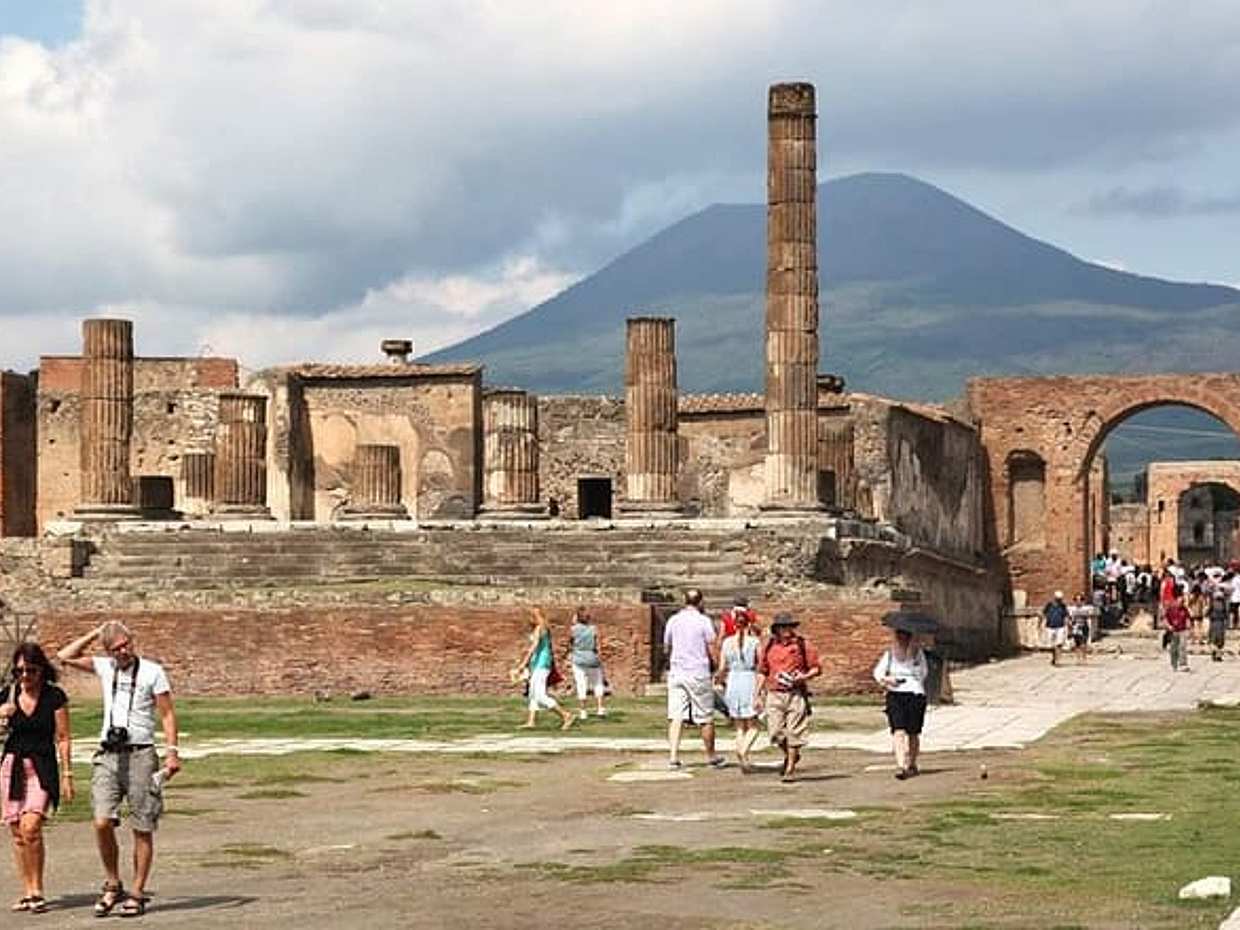 Pompeii & Herculaneum - Skip the line from Sorrento