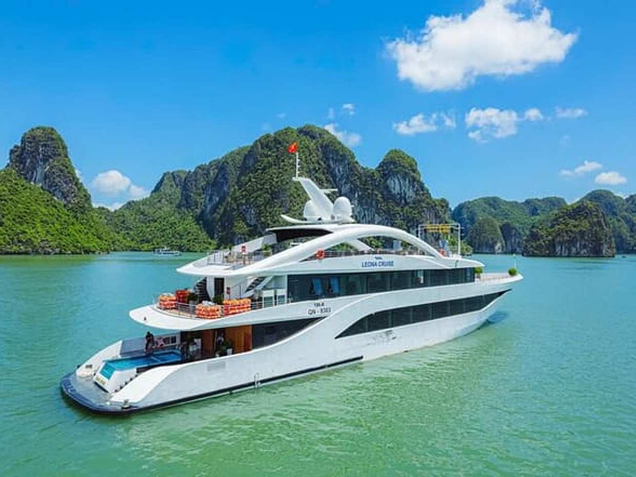 Leona Cruise 5 Star Day Ship in the Wonder of Ha Long