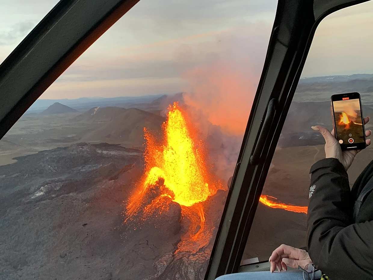 Volcano Eruption Helicopter Tour in Iceland, Reykjavík Volcano Helicopter Tour