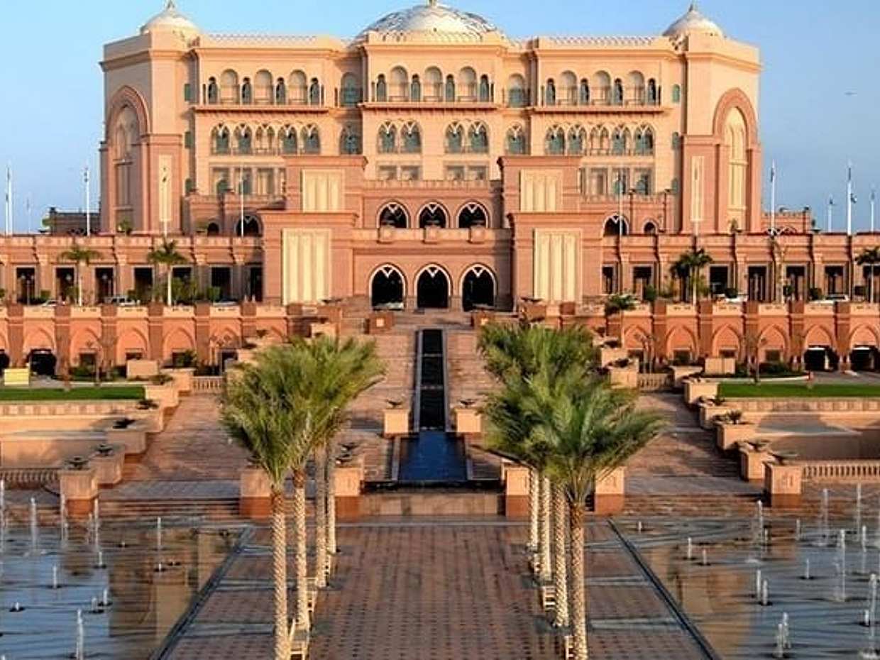 Abu Dhabi Premium City Tour | SZ Mosque, Louver & Qasr Al Watan, photo 3