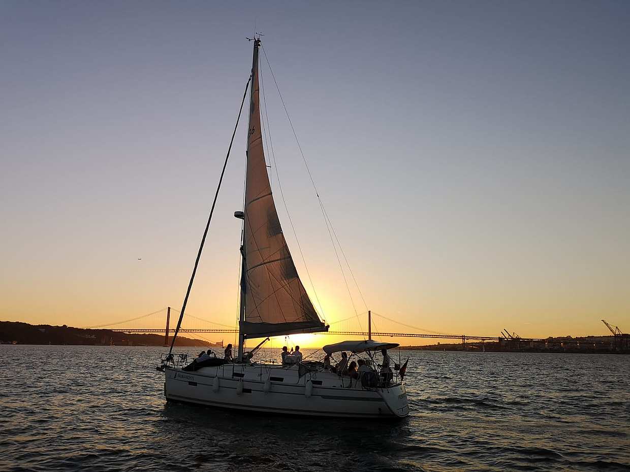 2 Hour Private Lisbon Sunset Boat Tour- up to 10 people in Portugal