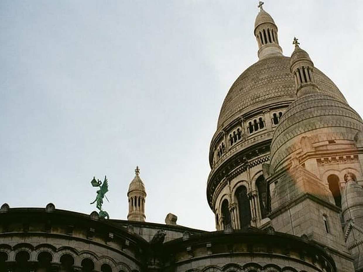 Private Half Day Tour to Montmartre, waffle & Eiffel Summit
