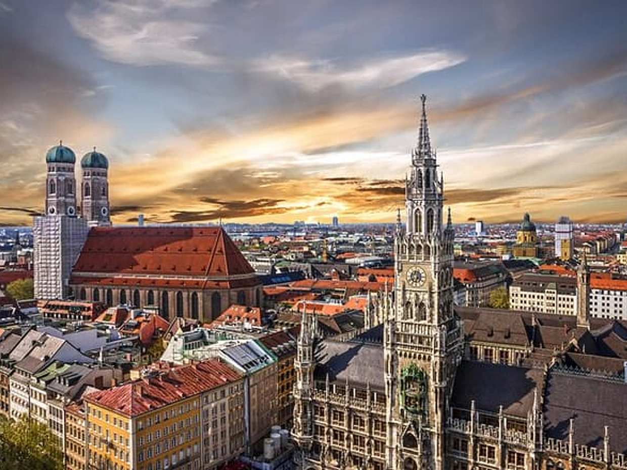 Salzburg to Munich Private Transfer with Sightseeing