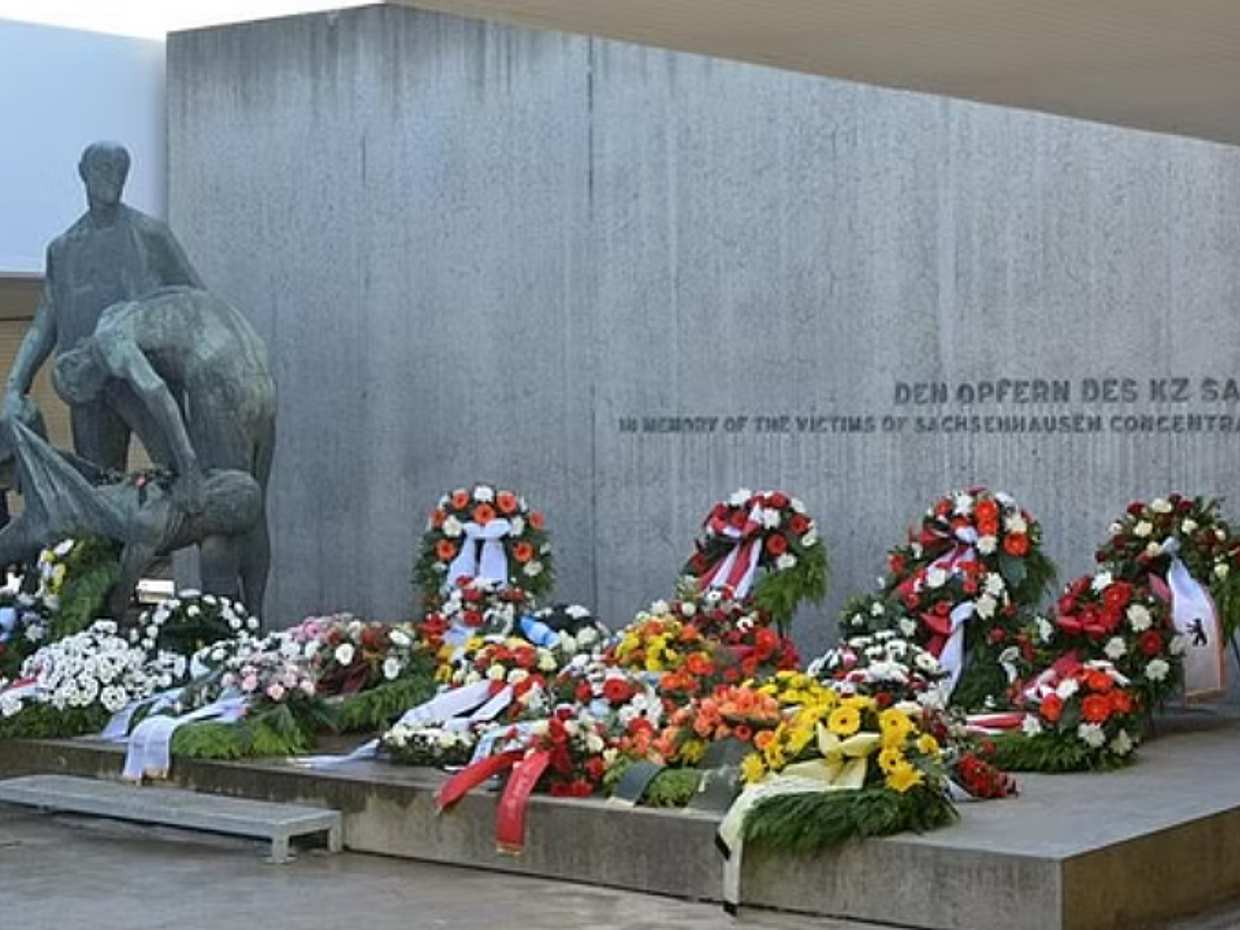 Privé tour naar de herdenkingsplaats van het concentratiekamp Sachsenhausen in Duitsland, Berlijn.
