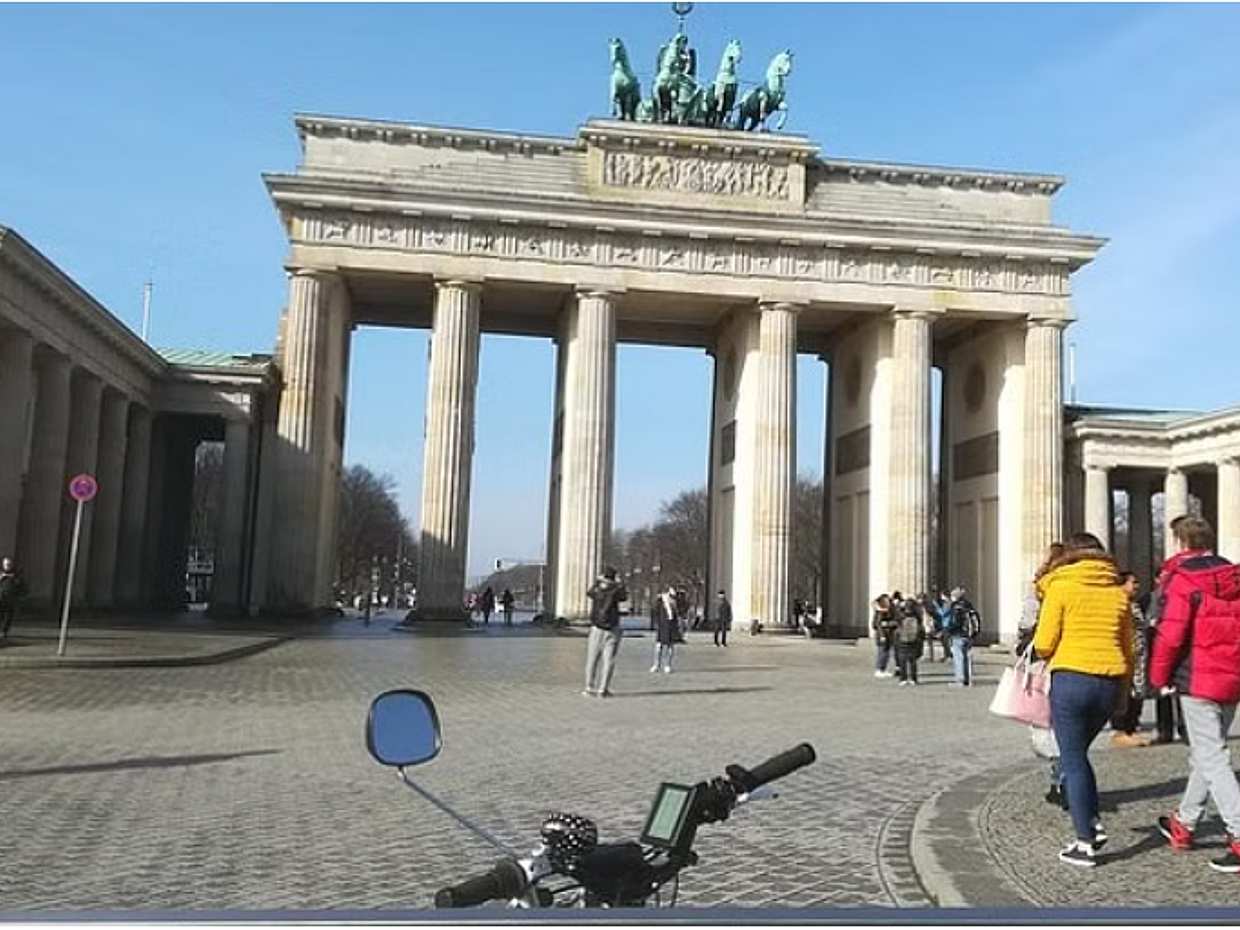 Tour Privativo Destaques Históricos de Bicicleta e E-Rickshaw na Alemanha, Berlim.
, photo 3