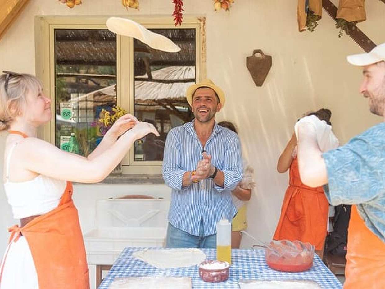 Pizza School with Wine and Limoncello Tasting in a Local Farm, photo 2