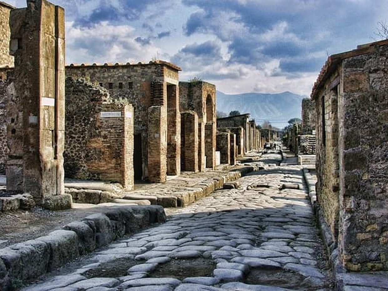 DISCOVERING POMPEII - VIP tour/Small group, photo 3