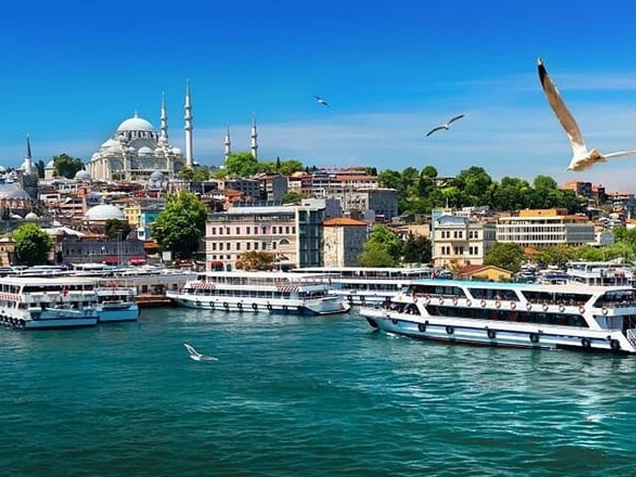 Small Group: Spice Bazaar&Cruising on Bosphorus