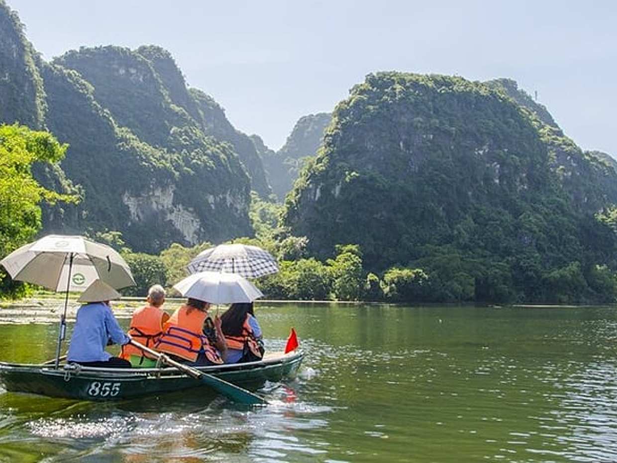 Hanoi: Ninh Binh Private Day Trips with Lunch and Bike Ride, photo 4