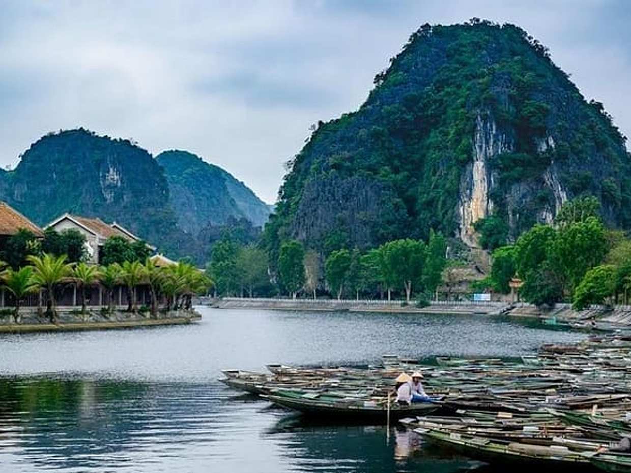 Small Group Ninh Binh Hoa Lu Tam Coc Full Day Tour from Hanoi, photo 2