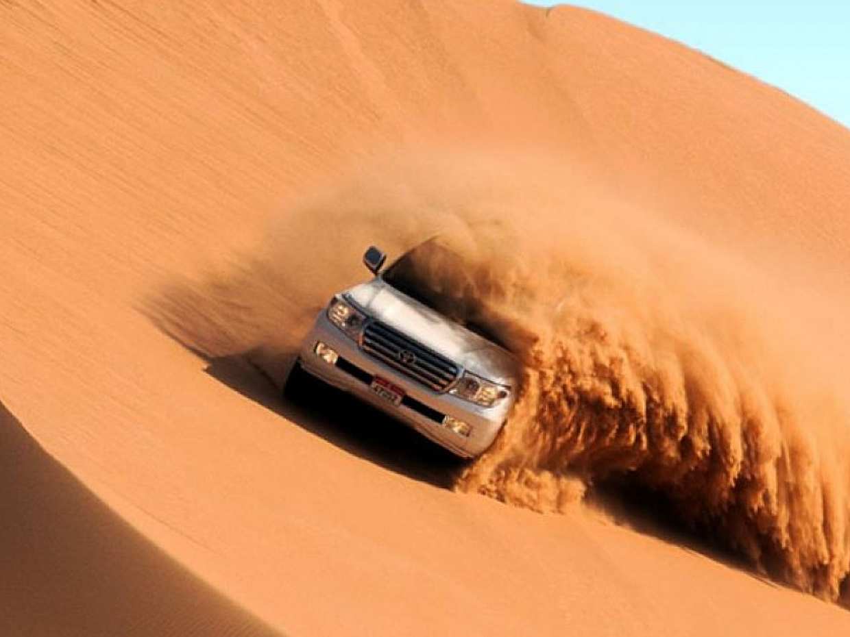 Dubai Dune Bashing Evening Safari with BBQ Dinner in United Arab Emirates