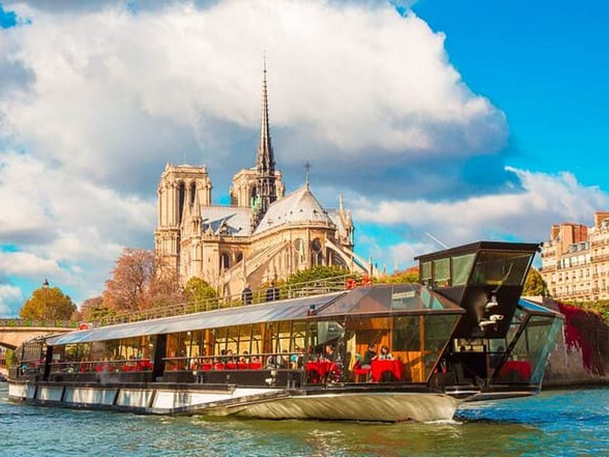 Private Dinner Cruise and Illumination Tour with Hotel Pickup, photo 4