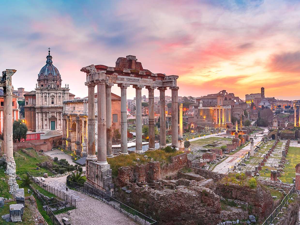 Colosseum and Roman Forum Private Tour in Italy