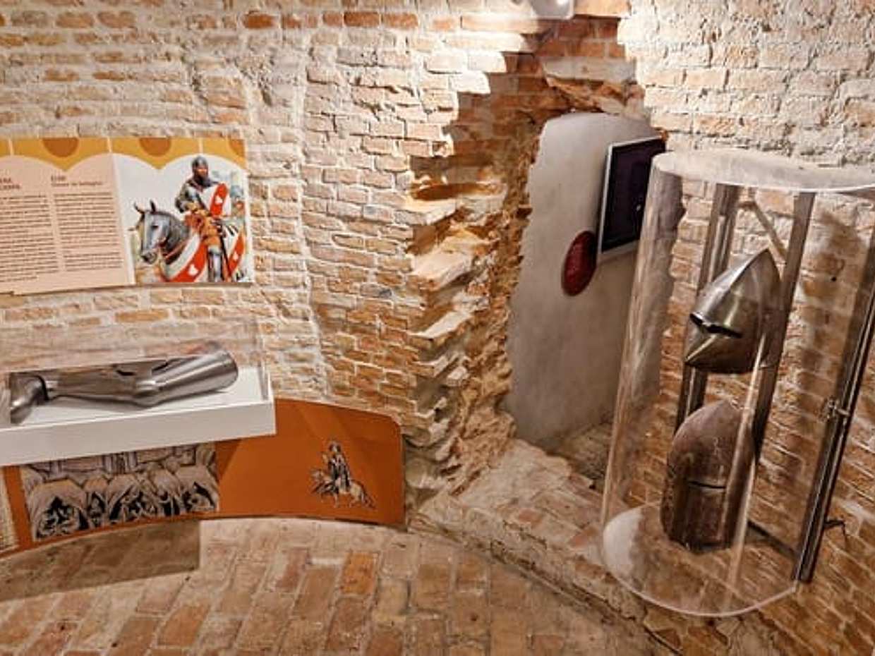 Rocca di Riolo Terme: independent entrance, photo 2