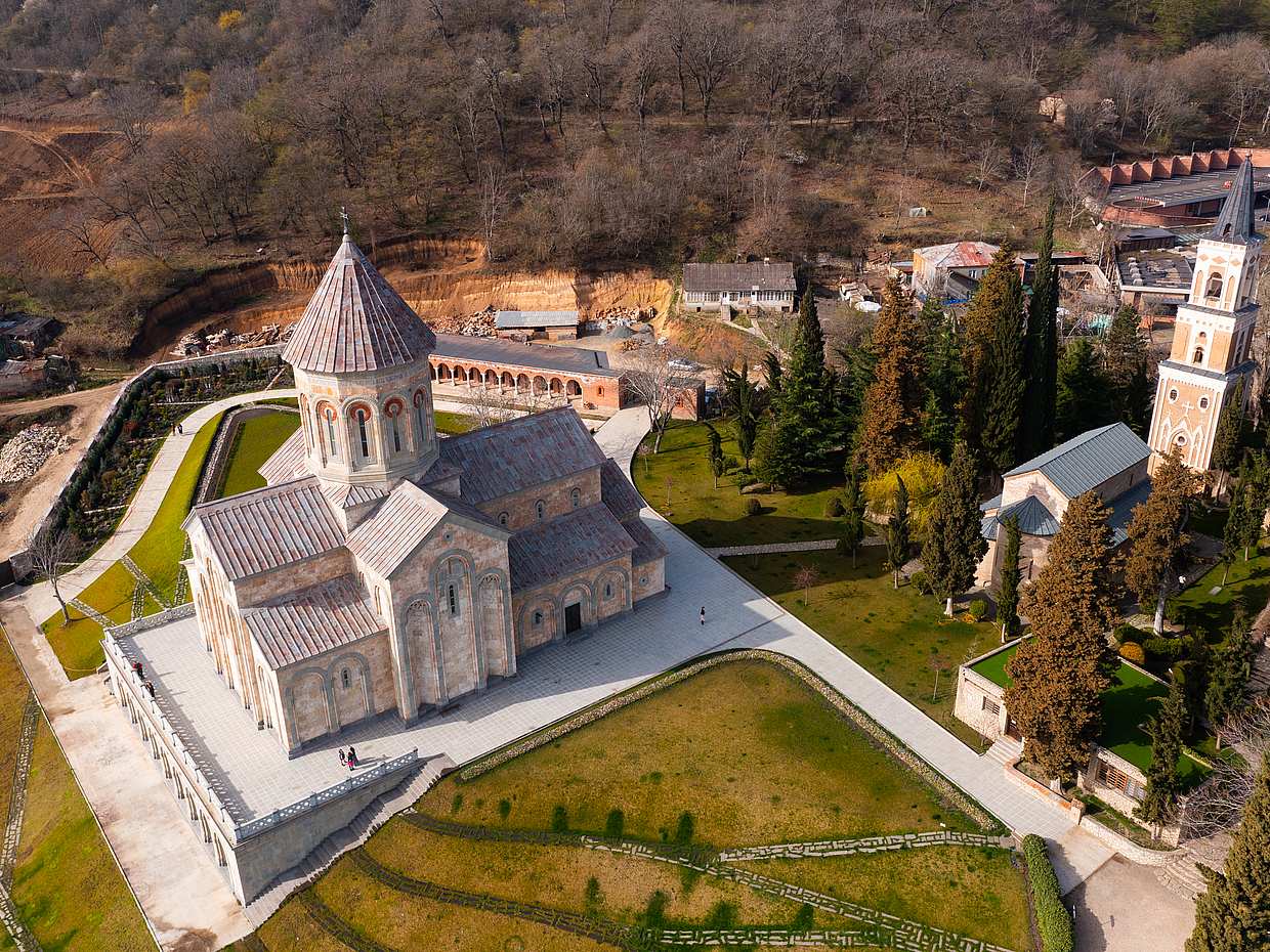 Kakheti Wine Tour: Signagi, Bodbe Monastery, Telavi with Wine Tasting in Georgia, photo 3