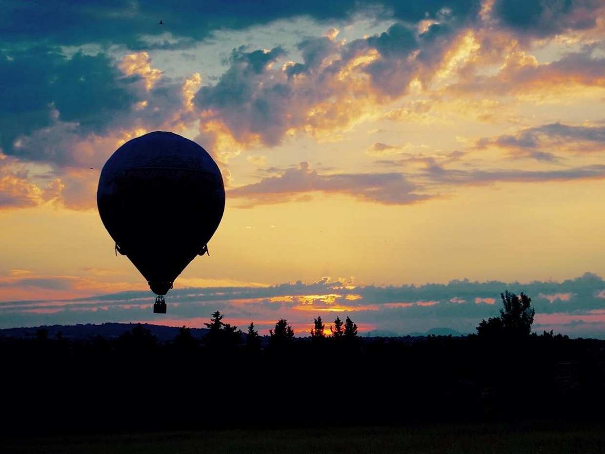 Klassische Heißluftballonfahrt am Nachmittag in Spanien, Cala Millor, photo 2