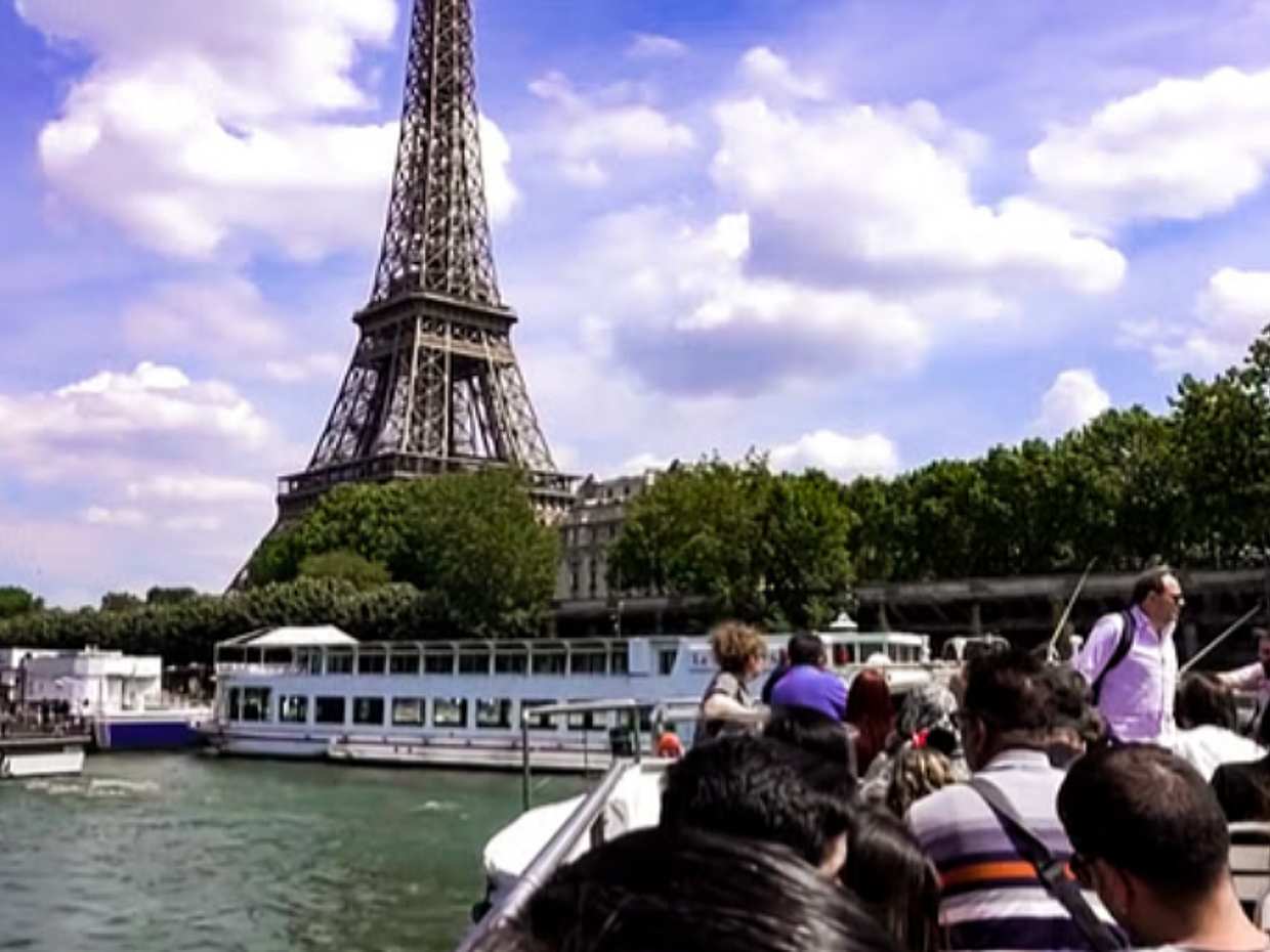Direct Entry Ticket to Seine River Sightseeing Cruise in France