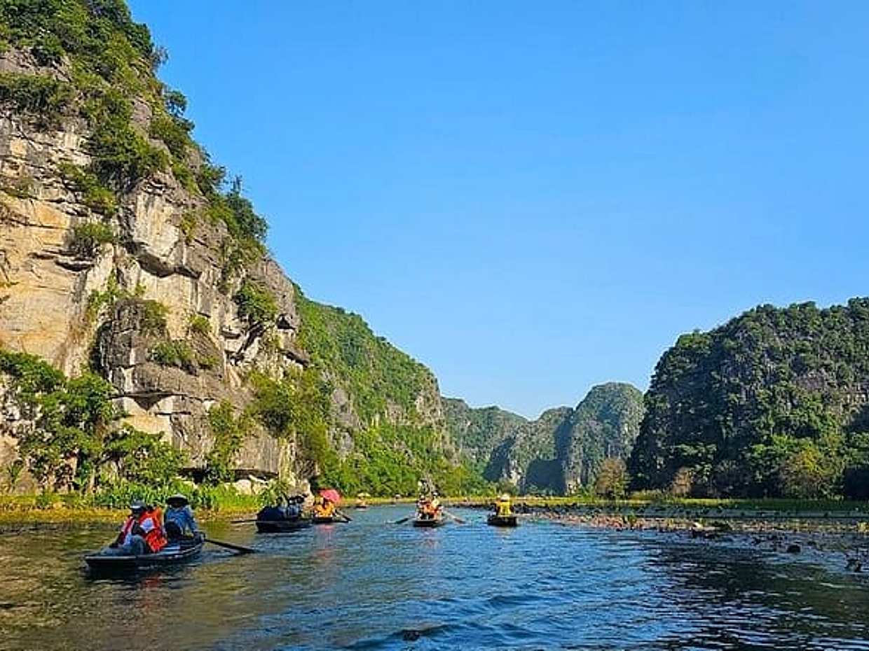Private Tour Hoa Lu, Local Family, Tam Coc, Mua Caves from Hanoi, photo 2