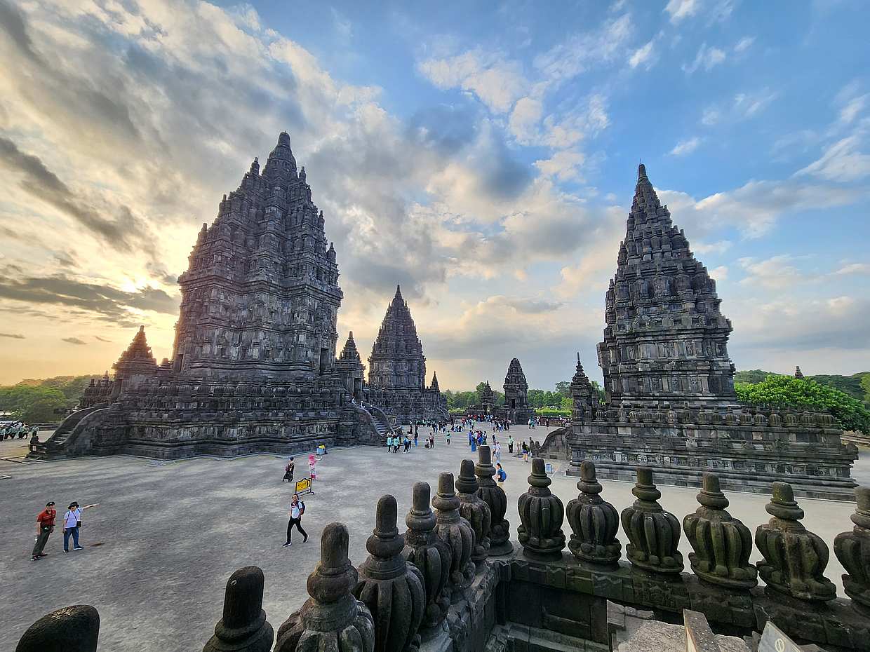 Borobudur Sunrise, Merapi Volcano and Prambanan Full Day Tour in Indonesia, Yogyakarta, photo 2