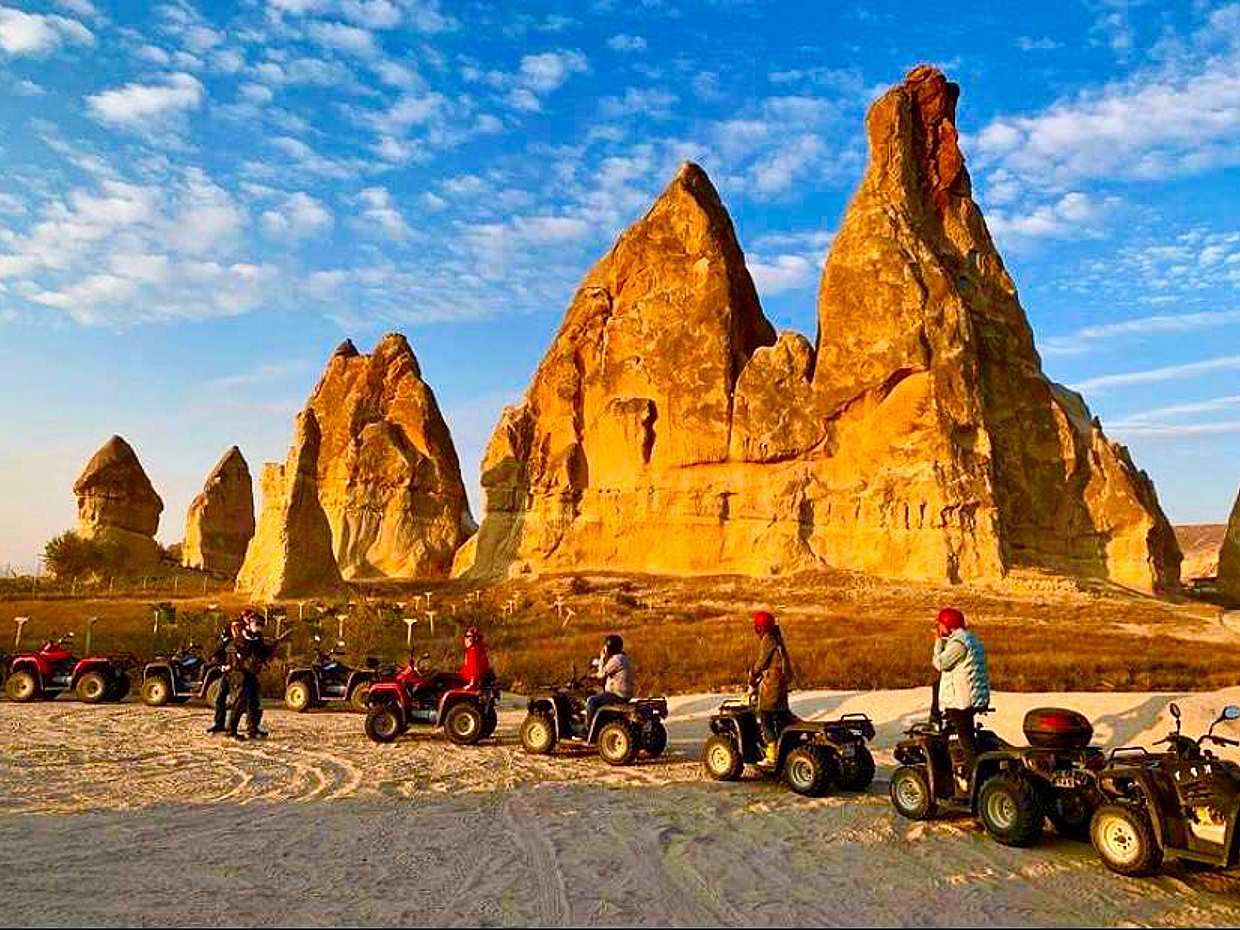 جولة الكابادوكيا عند غروب الشمس بمركبة ATV في تركيا

